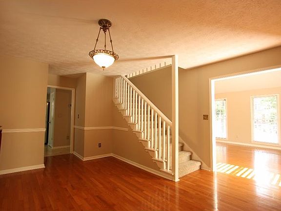 5th image of 1785 Apple Blvd