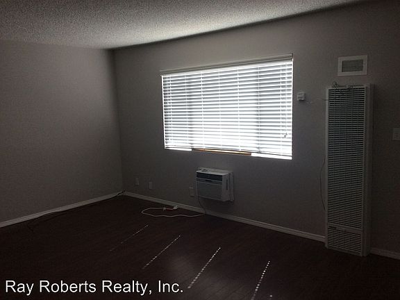 3rd image of 932 N Alameda Ave APT J