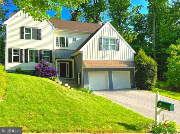 232 Vincent Rd, Paoli, PA 19301