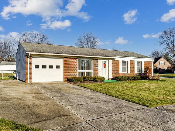 3rd image of 153 Crown Hill Ct