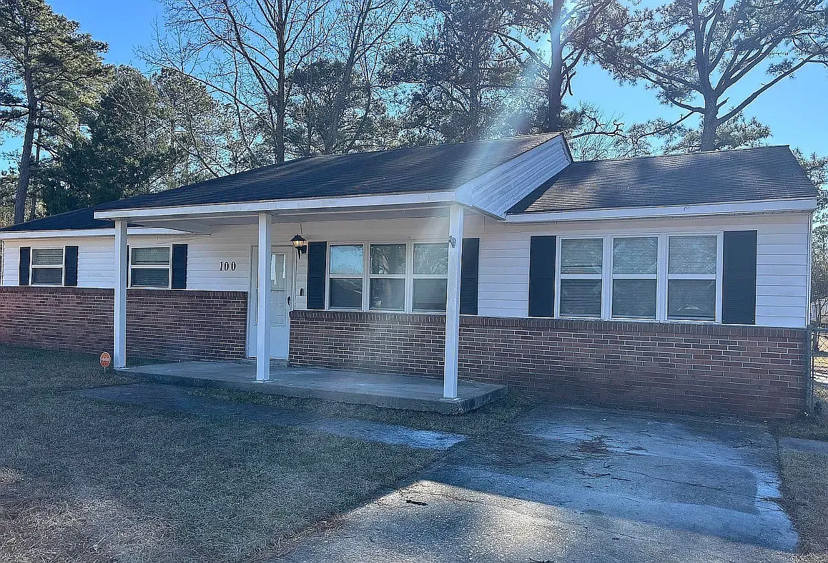 3 bed, 1282 sqft, $1,750 — Photo 1
