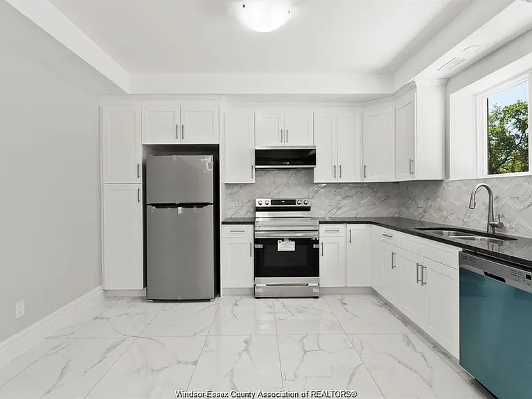 2280 Daytona Ave #C — Photo 2