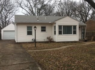 1918 SW McAlister Ave, Topeka, KS 66604