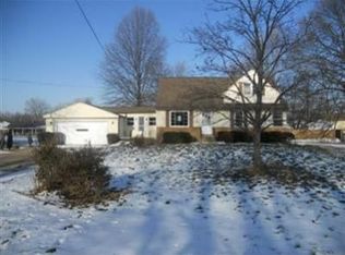 7283 Hawthorne Dr, Mentor, OH 44060
