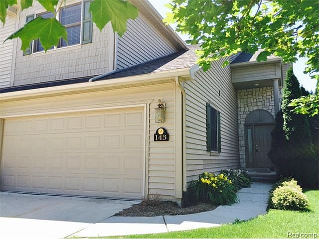 1st image of 143 Stratford Ln #1