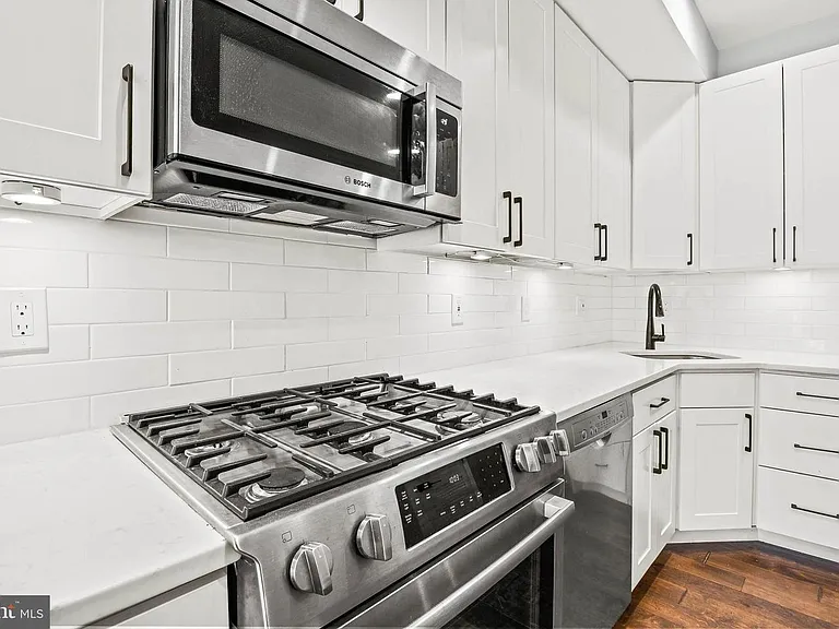 1101 Fern St NW #301 — Photo 7