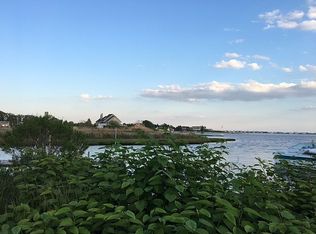 6 Pleasant Ave, Westhampton, NY 11977
