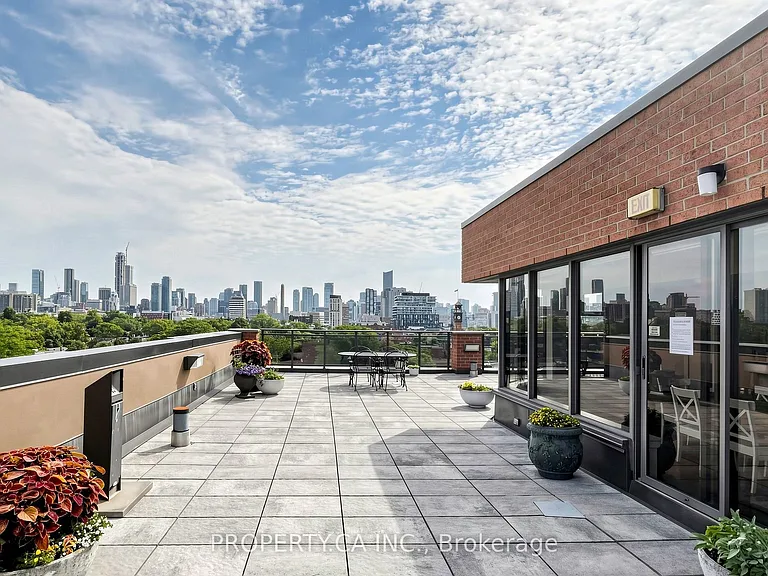 456 College St #310 — Photo 21