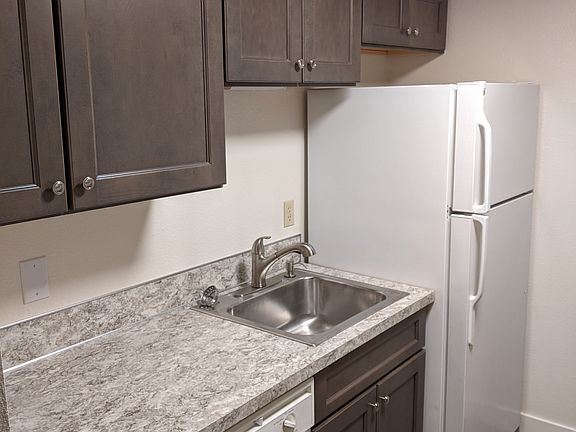 3rd image of 1220 East St SE APT 5