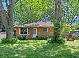 7820 N 46th St, Brown Deer, WI 53223