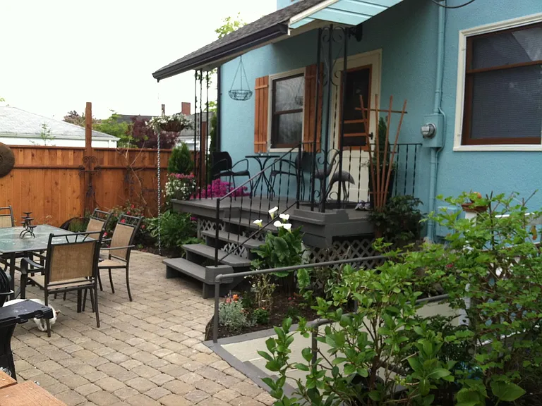 2732 Eldridge Ave — Photo 7