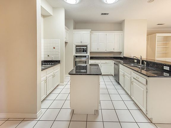 5th image of 8403 Richmond Ave