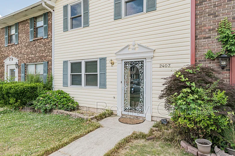 2 bed, 1.5 bath, 1148 sqft, $1,100 — Photo 3