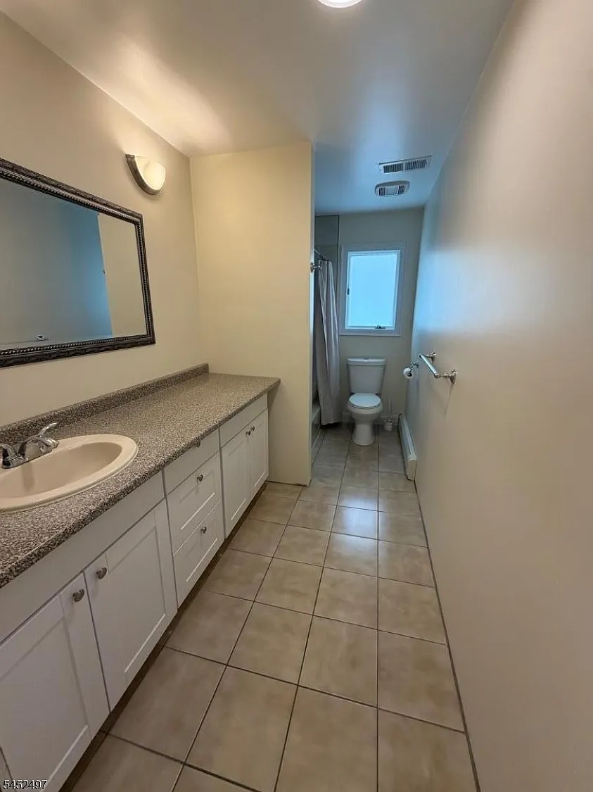 3 bed, 1.0 bath, $3,000 — Photo 3