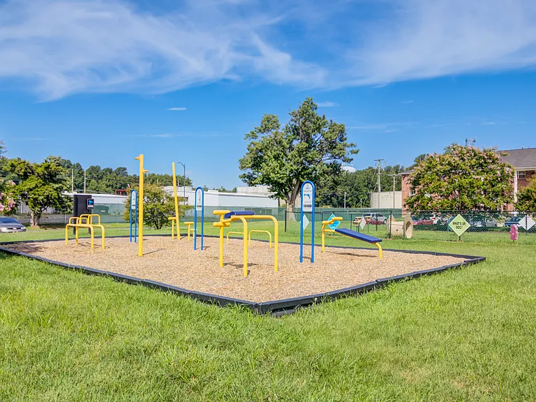 Woodcrest Apartment Homes — Photo 12