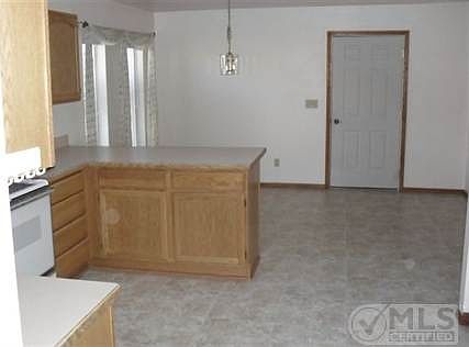 BIG KITCHEN & DINING ROOM