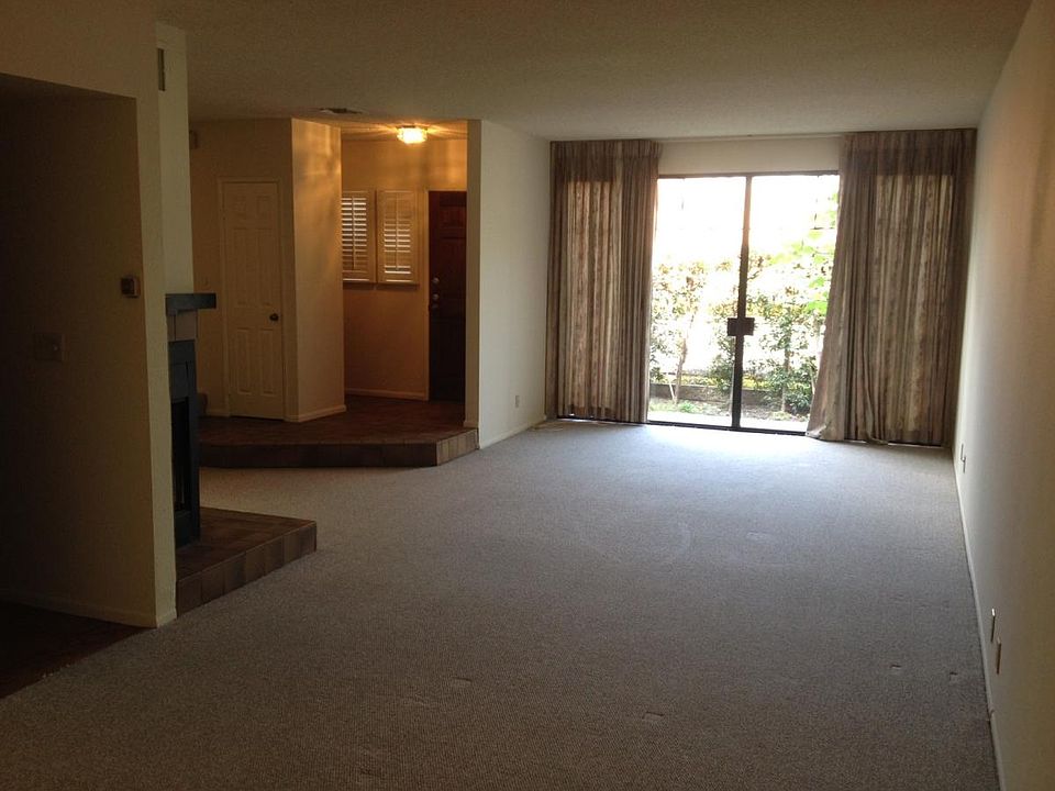 Livingroom/ patio