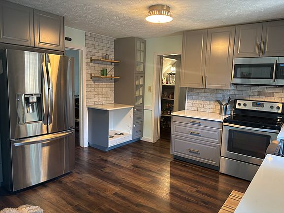 2nd image of 2785 Kinnett Dr SW