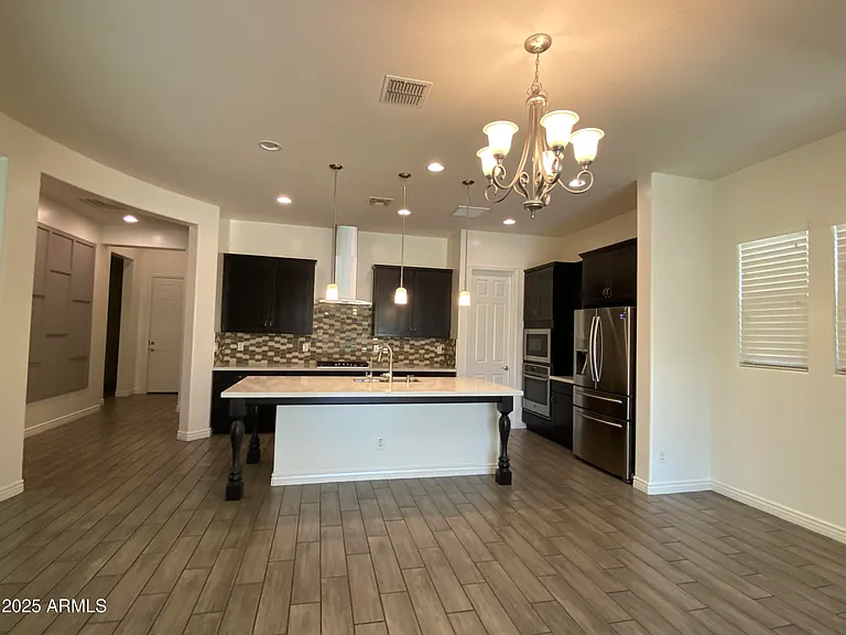 233 W Sandra Ter — Photo 6