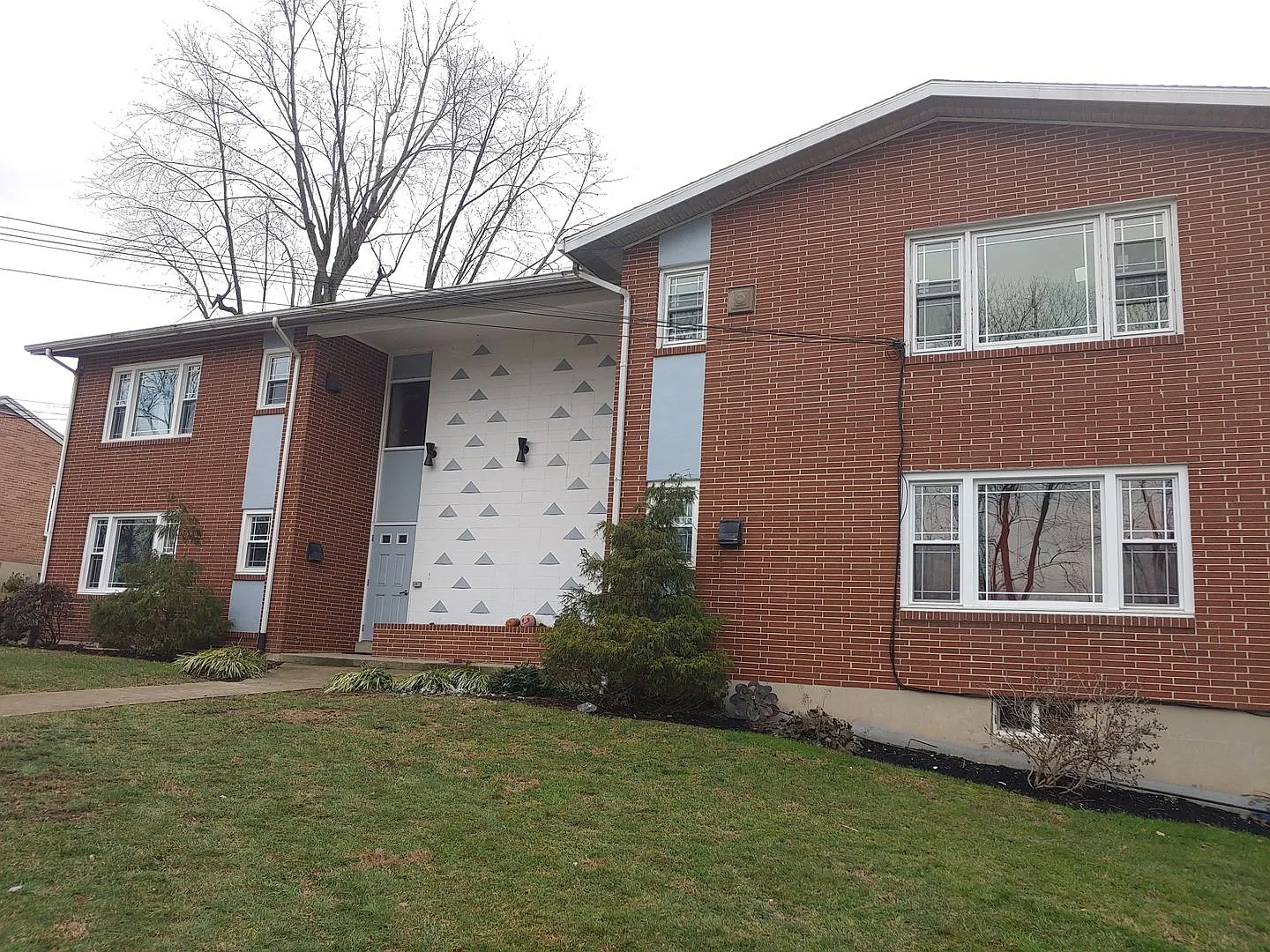1915 Athol St — Photo 1