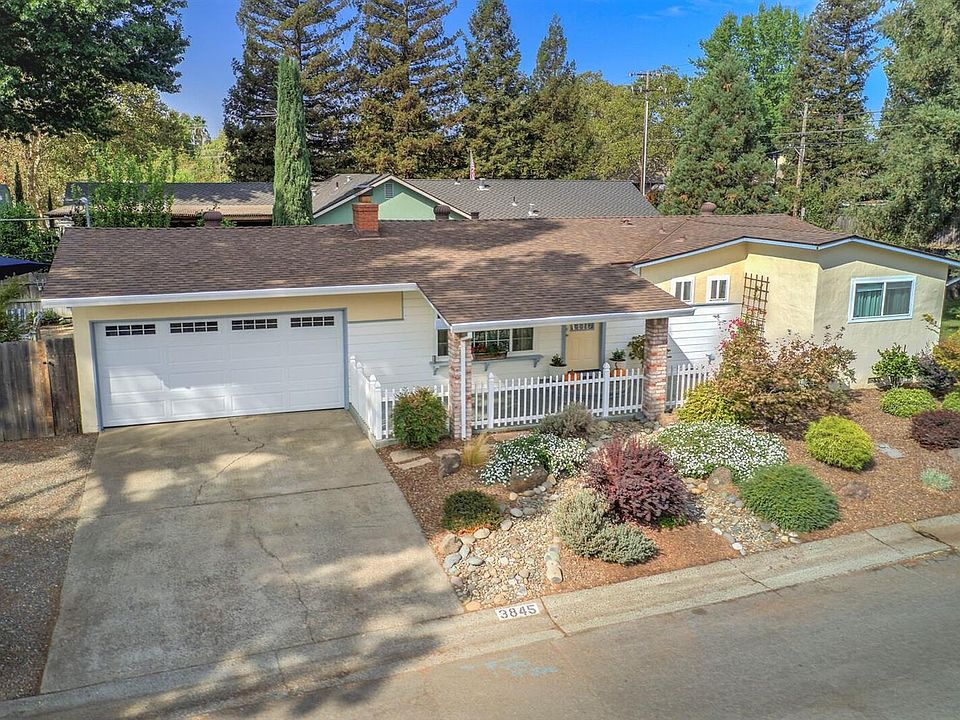 2nd image of 3845 Henderson Way