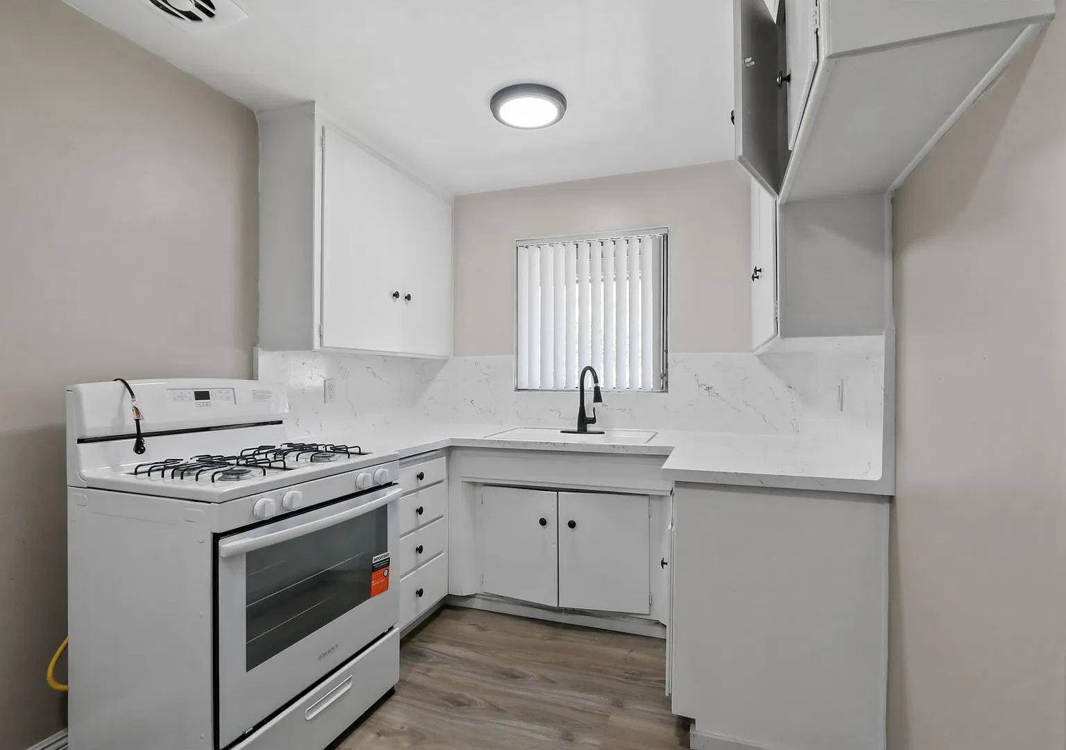 Potomac Apartments — Photo 2