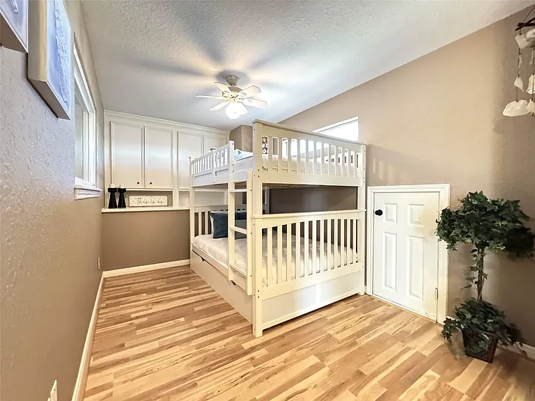 438 Jeanie Lynne Cir — Photo 18