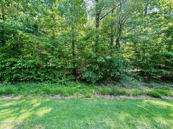 90 Sunset Cir #B, Hertford, NC 27944