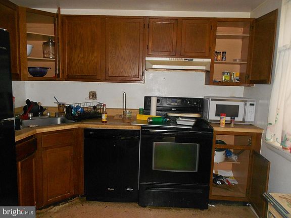 5th image of 3306 N Hilton St Unit 202