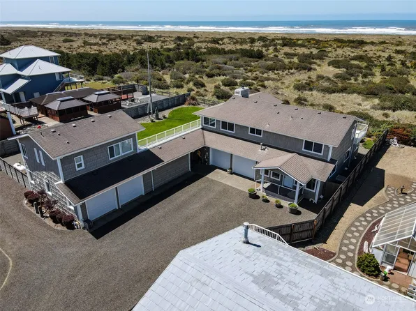 935 S Sand Dune Avenue SW, Ocean Shores, WA 98569