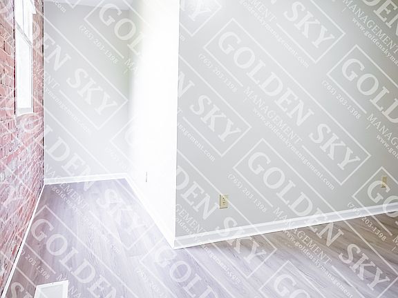 4th image of 309 N Jefferson St APT 24