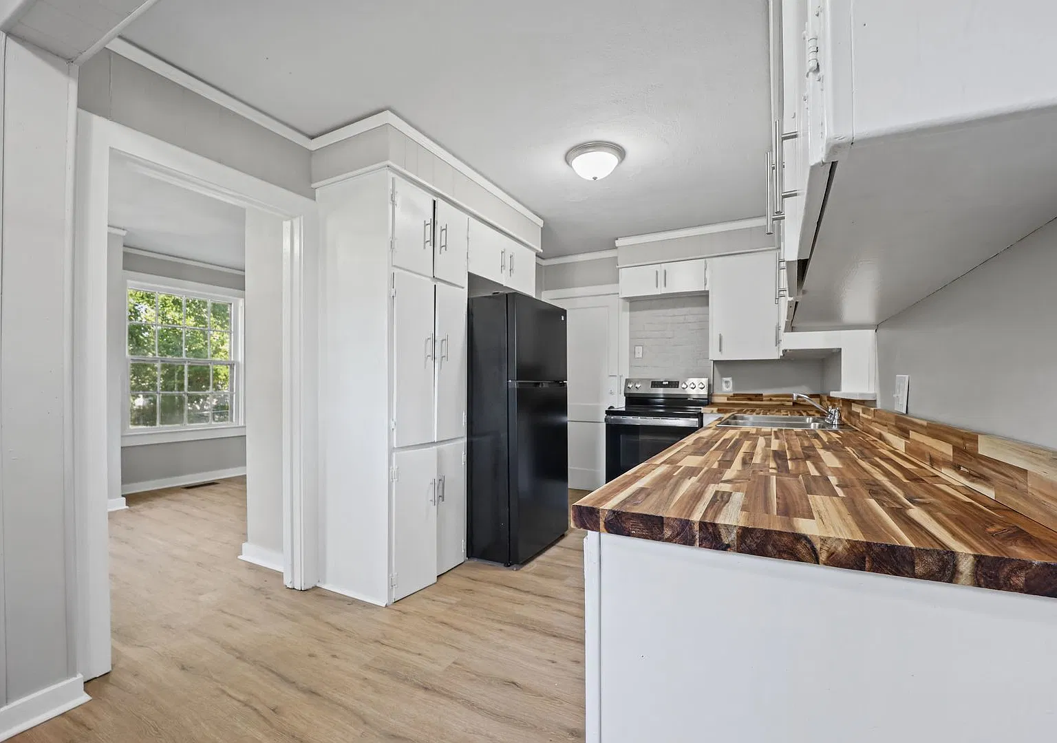 Move-In Special: 1st Month Free Freshly Updated 3 Bedroom House — Photo 1