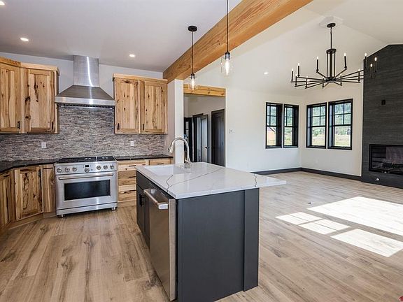 4th image of 18 Bridle Spur Way