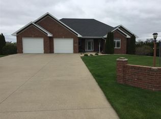 13199 W Clay Dr, Dubuque, IA 52002