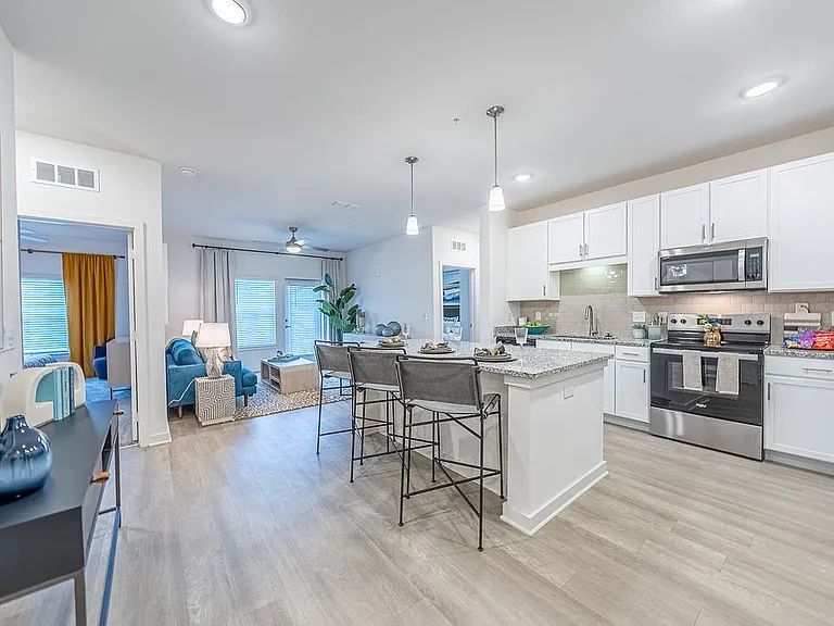 Avion Apartments — Photo 13