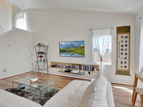 5th image of 3160 Festival Ave E