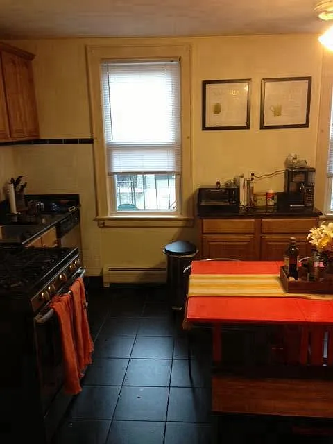 Building Photo - 124 Jackson St #3