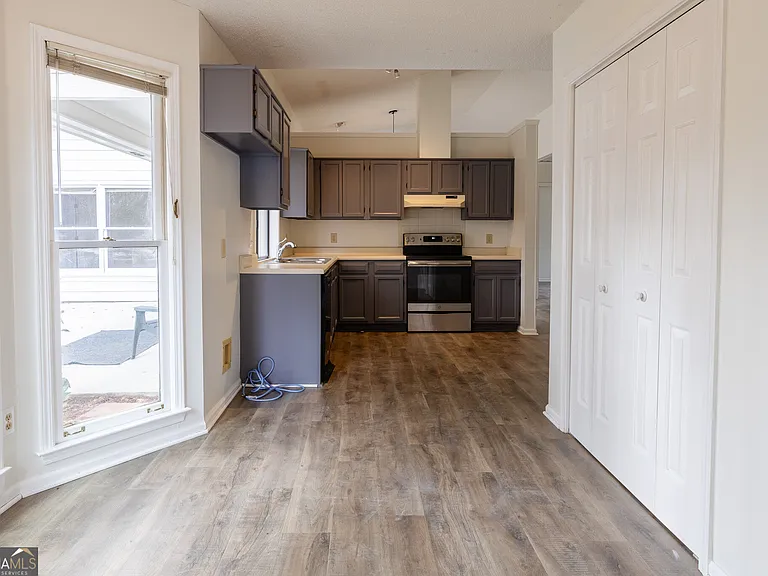 112 Glendale Dr — Photo 36