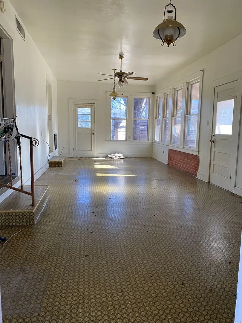 For Lease!! — Photo 3