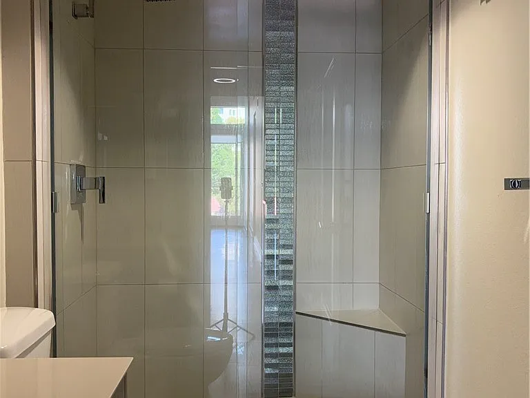 600 S Ridgeley Dr — Photo 15