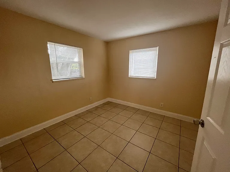4867 Alberta Ave — Photo 35