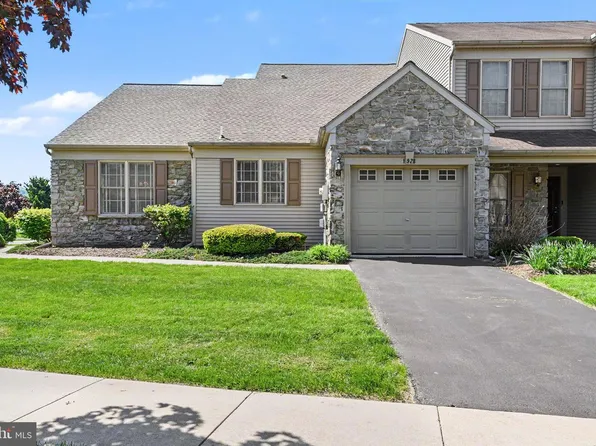 1928 Limestone Dr, Hummelstown, PA 17036