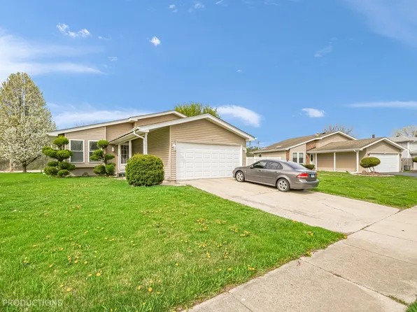 14 Wedgewood Rd, Matteson, IL 60443