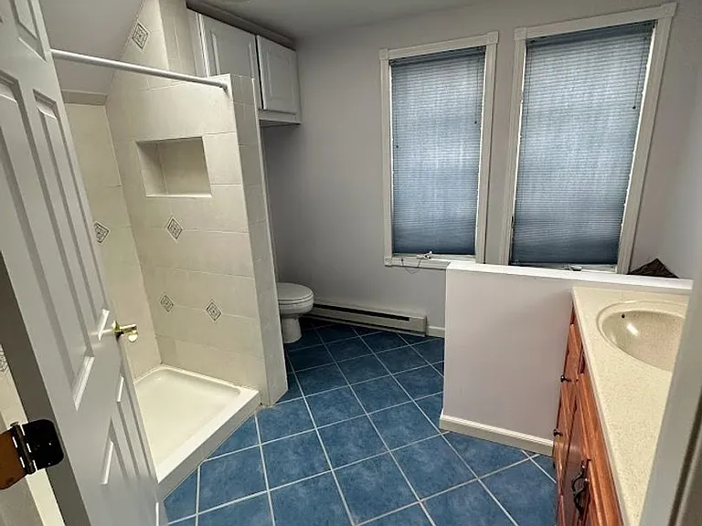 1007 Dewey Ave NE — Photo 10
