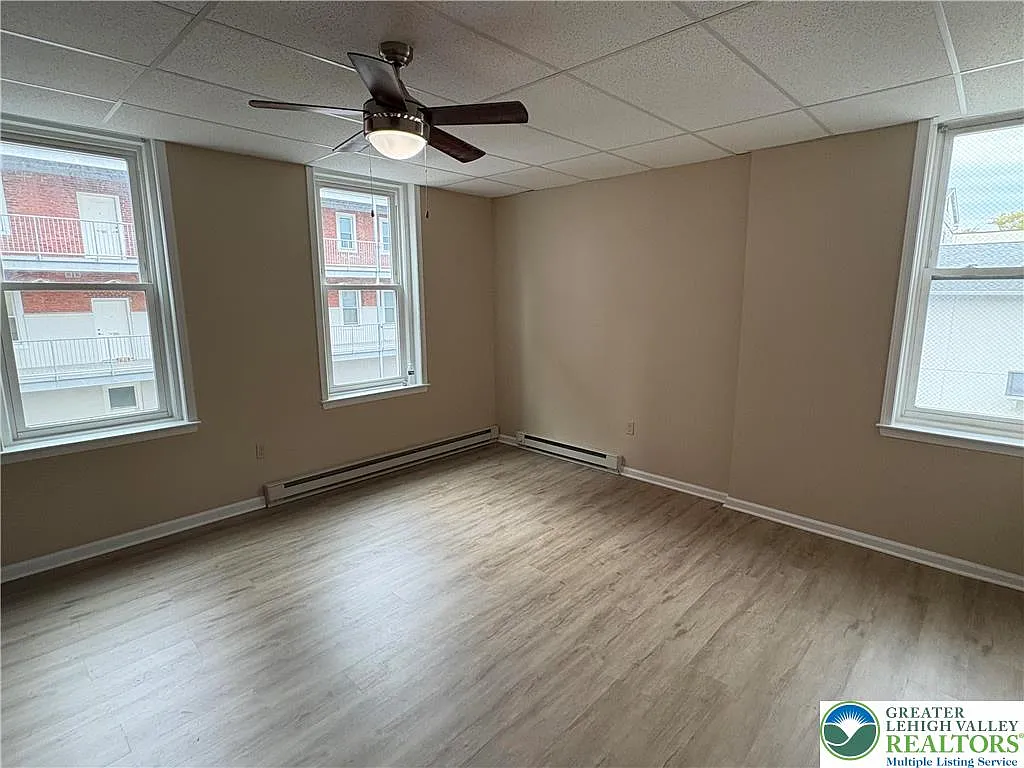 1 bed, 550 sqft, $1,295 — Photo 2