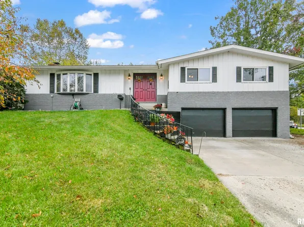 133 Cottonwood Dr, Chatham, IL 62629