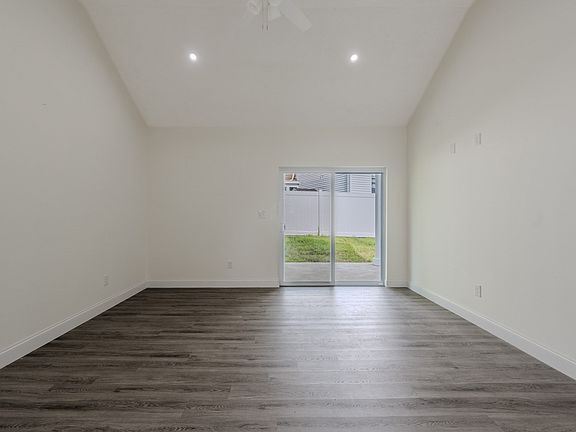 3rd image of 109 Navy Yard Rd