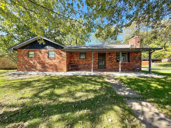 701 Paula Dr, Waterloo, IL 62298