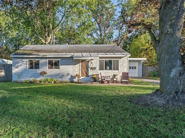 15 Devonshire Rd, North Syracuse, NY 13212