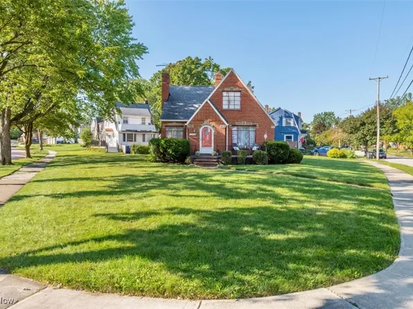 15507 Greenway Rd, Cleveland, OH 44111